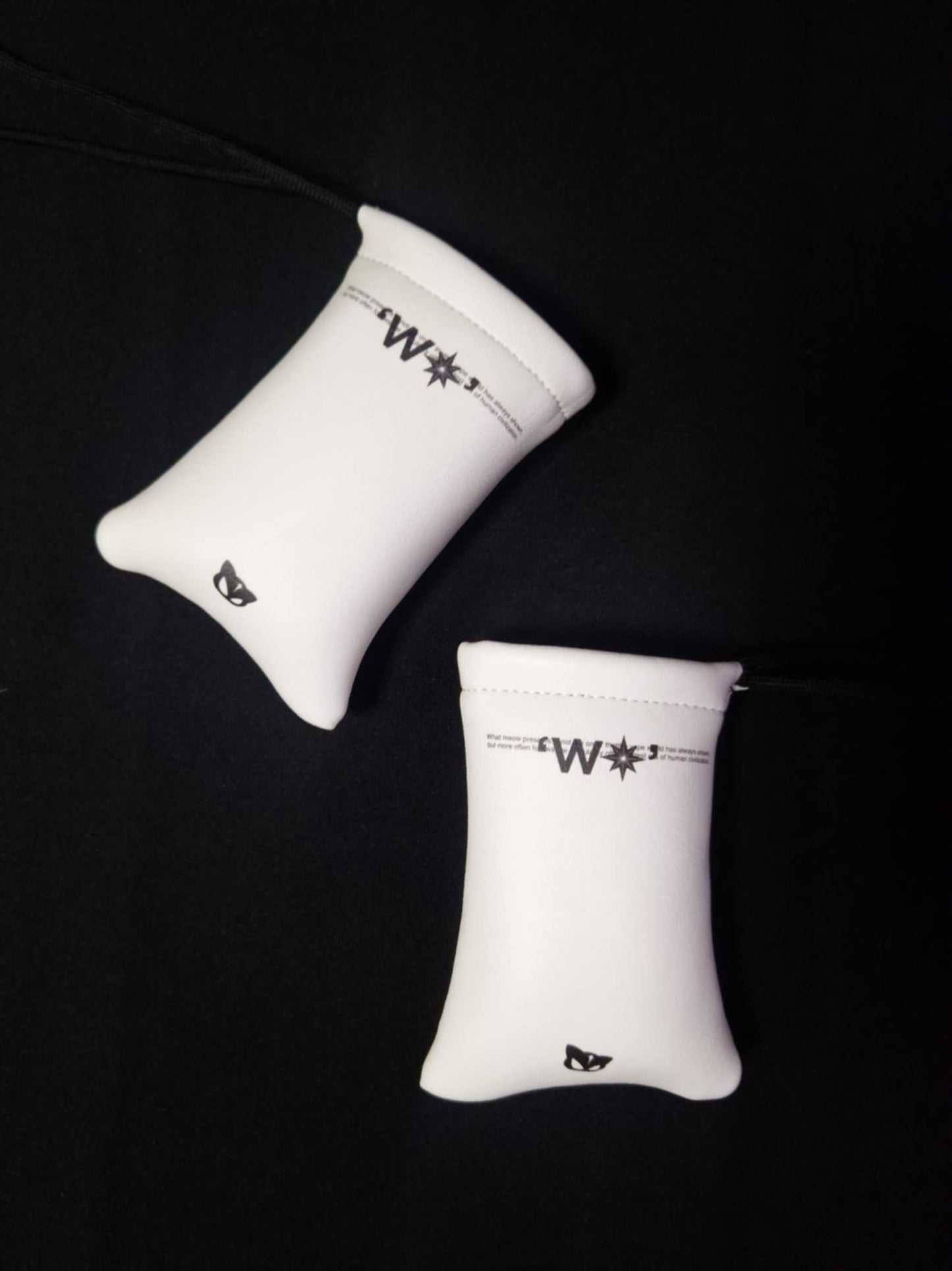 Pouch Meow – Minimal Mark – White Core