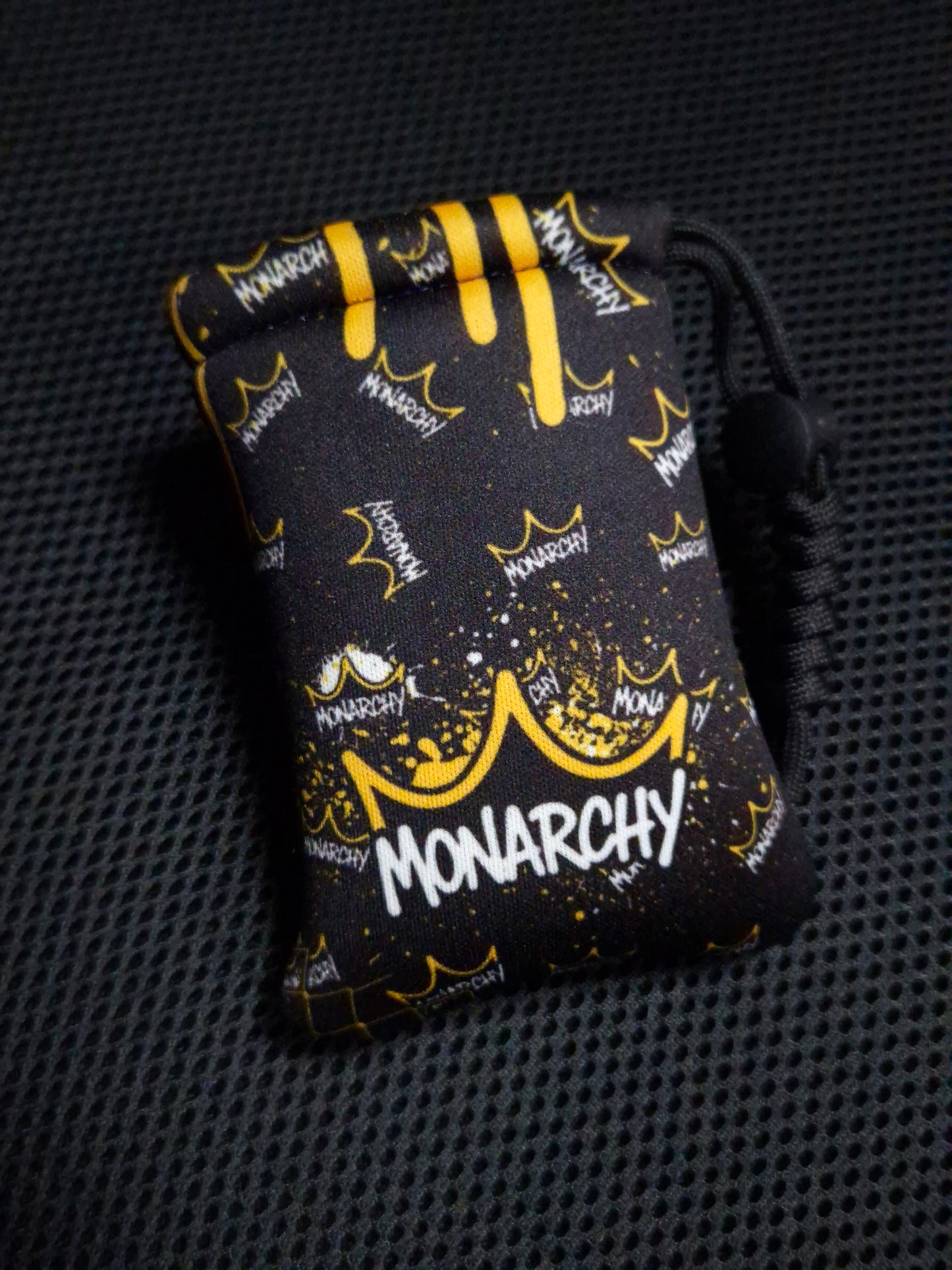 MONARCHY - POUCH - Urban Crowns Yellow