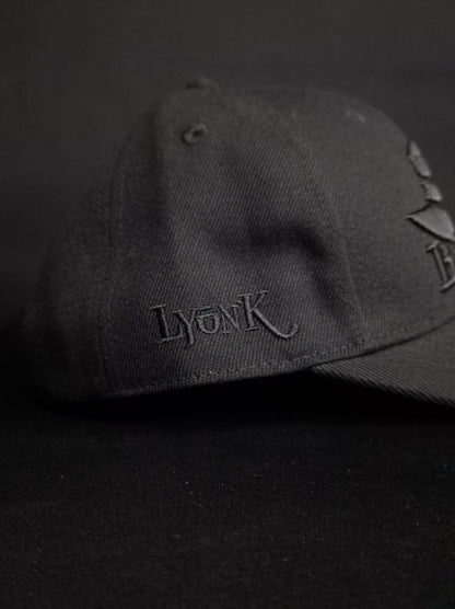 Curved visor cap Big logo Embroidery Black