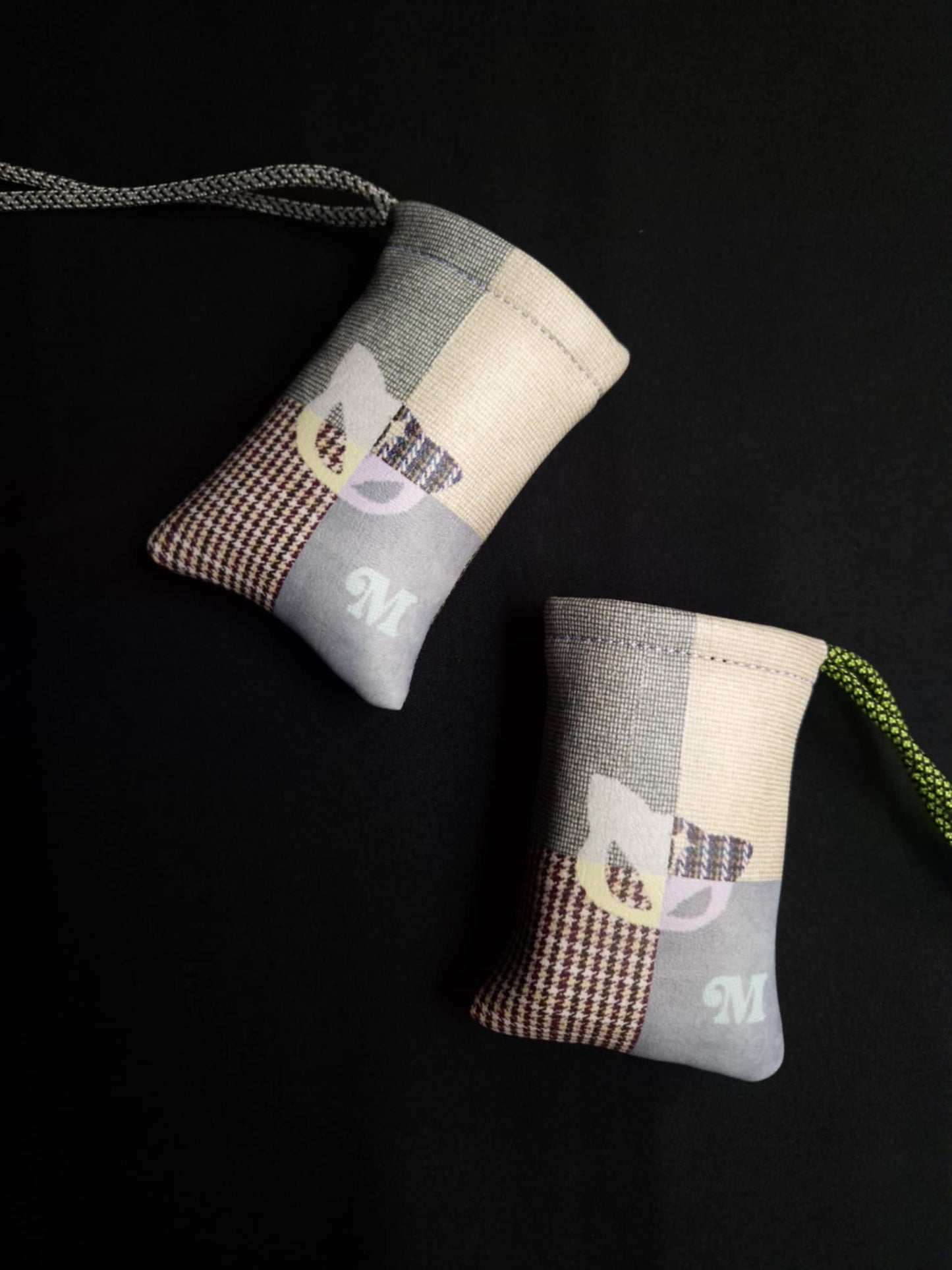 Pouch Meow – Retro Blocks