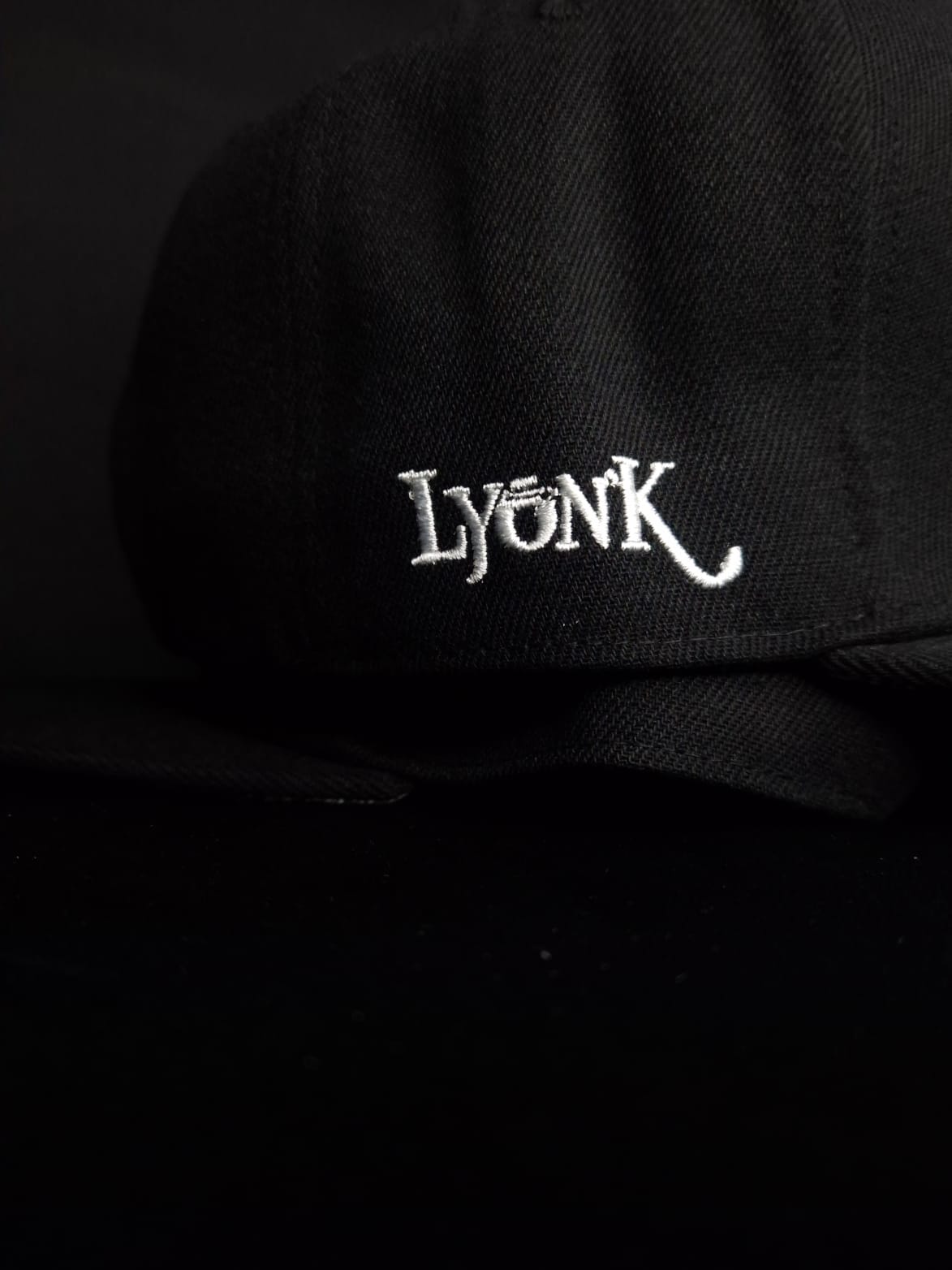 Snapback Minimalist Embroidery White
