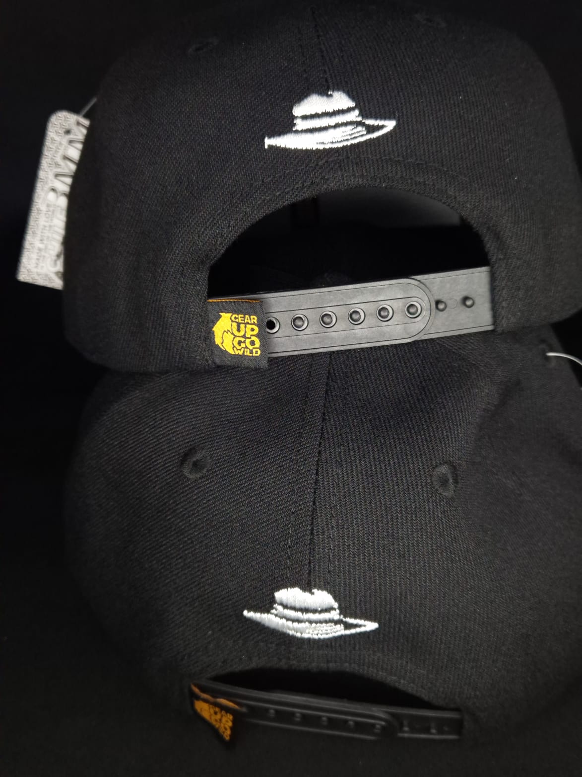 Snapback Minimalist Embroidery White