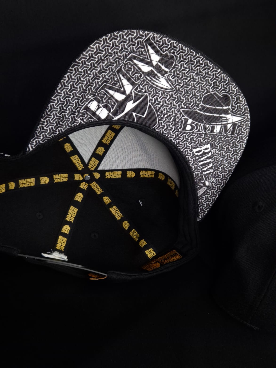 Snapback Minimalist Embroidery White